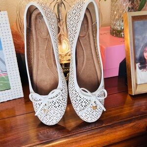 White women Flats 7.5